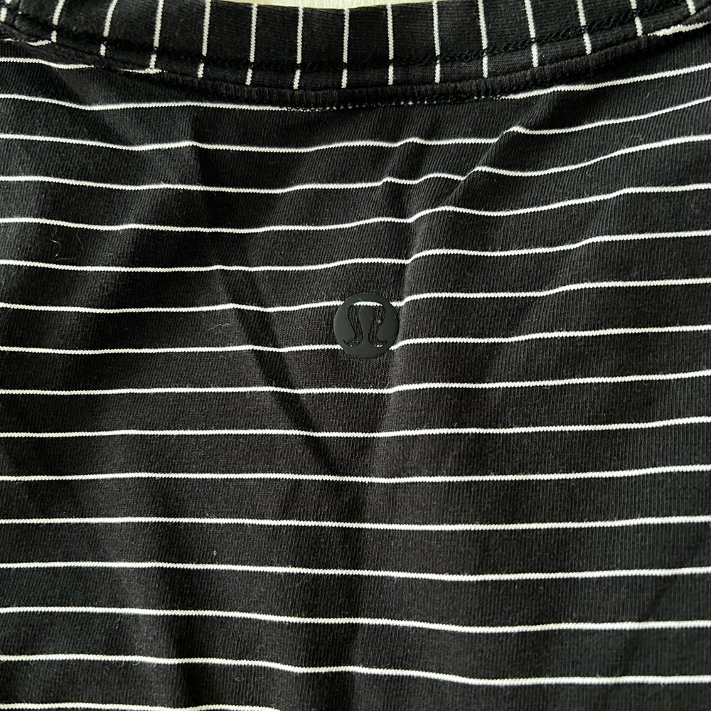 Lululemon Women's Love Crew Black and White T-shirt size 10
